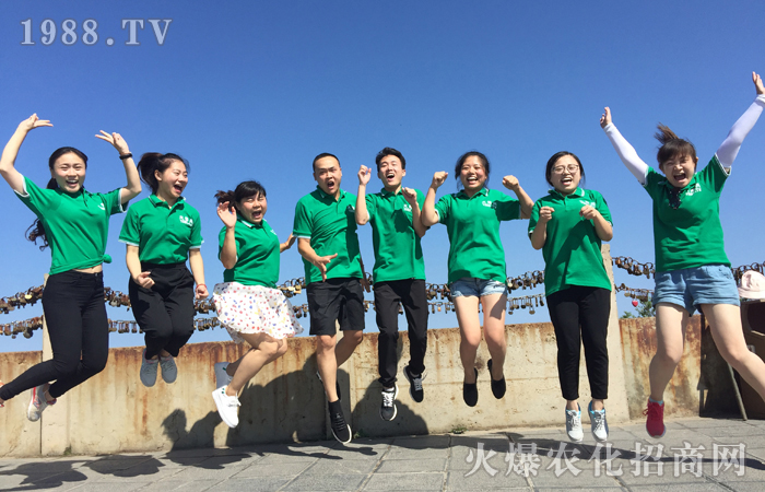 ����һ�w�ж����ģ������ڰ���ɽˮ�g