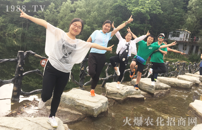 �]�б��˸��ߵ�ɽ���]�б��_���L��·��