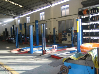 唐山精工汽修美容裝具學(xué)校開設(shè)哪些專業(yè)？