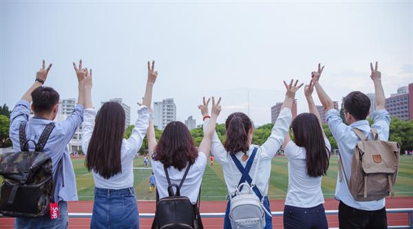 德州乘務(wù)學(xué)校為你解析空乘專業(yè)前景！