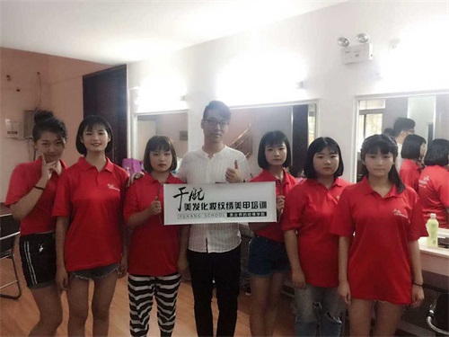 唐山誠遠(yuǎn)美容美發(fā)職業(yè)培訓(xùn)學(xué)校如何幫助學(xué)員更快就業(yè)？