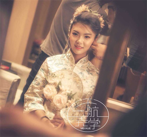  唐山學(xué)新娘跟妝去哪里靠譜？
