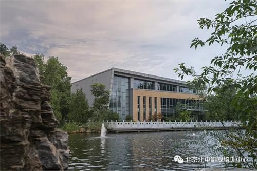 北京哪所學(xué)?？梢詫W(xué)習(xí)攝影專業(yè)？