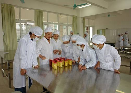 山東藍(lán)海職業(yè)學(xué)校食品加工技術(shù)專業(yè)教師水平如何？