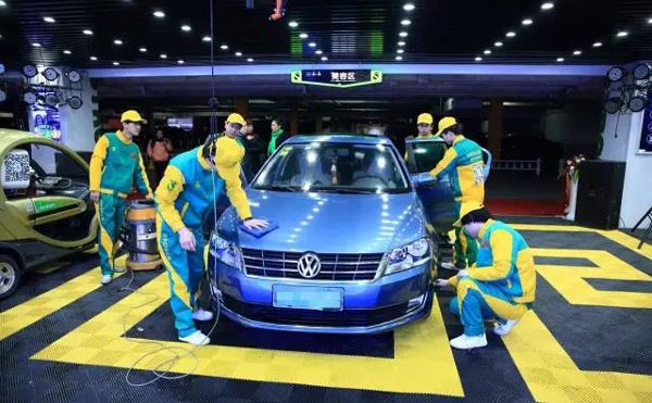 想學(xué)汽車運(yùn)用與維修專業(yè)？就選邢臺(tái)汽修服裝學(xué)校！