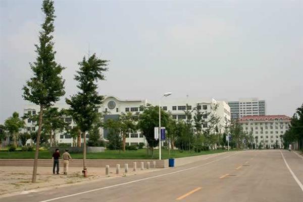 青島飛洋職業(yè)技術(shù)學(xué)院有哪些辦學(xué)特色？有什么學(xué)生福利？