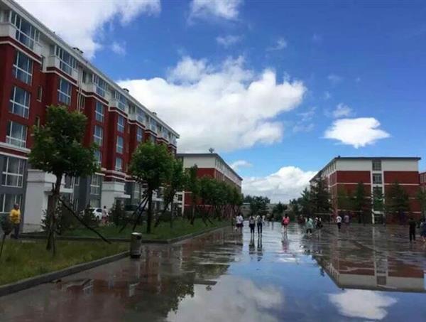 濟南神州飛機場技工學院是一所什么樣的學校？