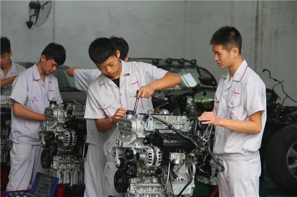 新能源汽車專業(yè)去哪里學(xué)習(xí)？   